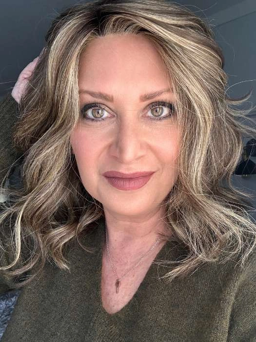 Bella Vida | Petite/Average | Synthetic Lace Front Wig (Hand-Tied)