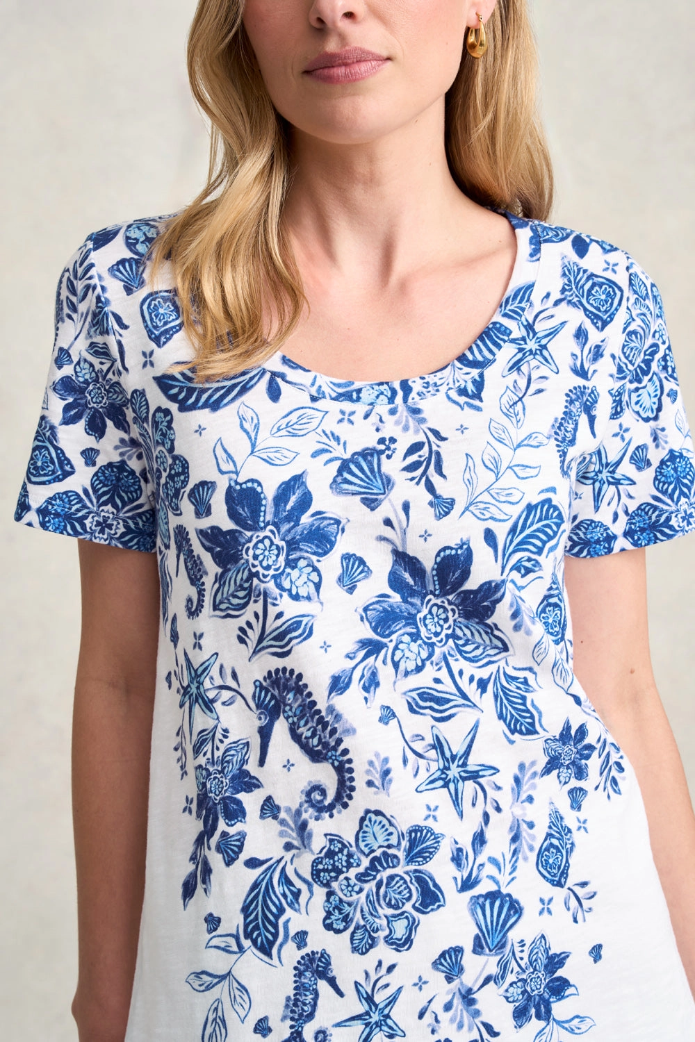 Scoop Neck Tee - Toile De Seaside