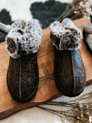 Very G Chocolate Tooled Print Faux Leather Fuzzy Slippers*
